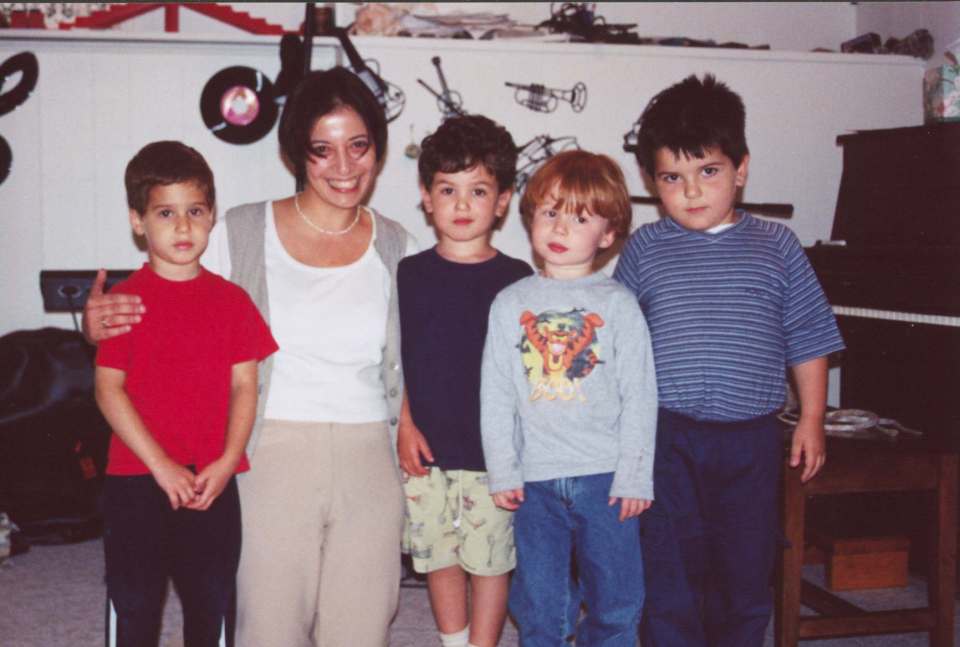 tunetows-window peeking